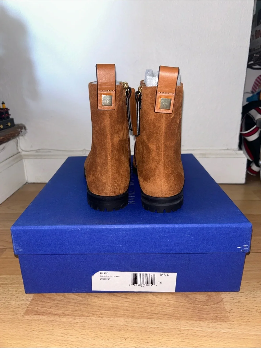 Stuart Weitzman Men’s Brown Riley Suede Ankle Boots